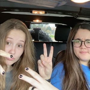 Meet your Posher, Elyse